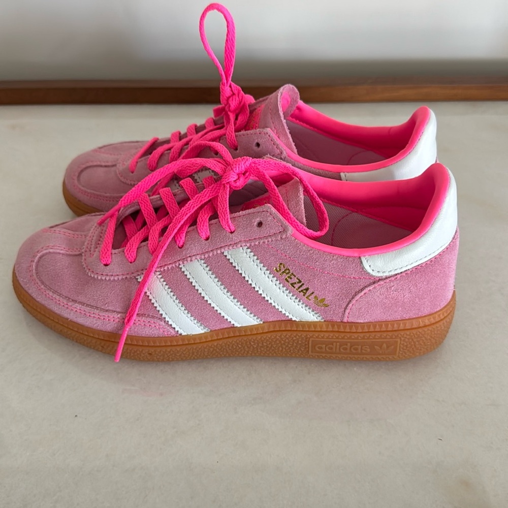Women’s adidas Spezial size 6.5